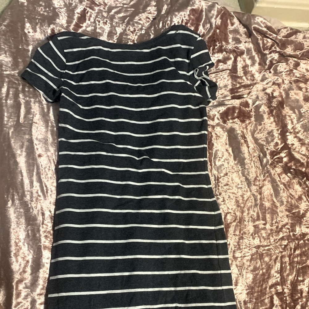 ADORABLE TIGHT DRESS 💙🤍 - Picture 4 of 6